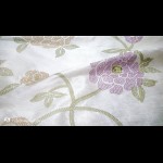 Белый дикий шелк с вышивкой сиреневыми и бежевыми цветами